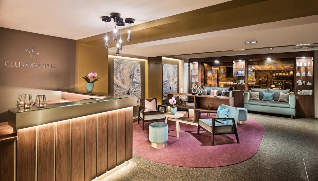 Conrad Hamburg Hotel Exterior foto The lobby of the hotel