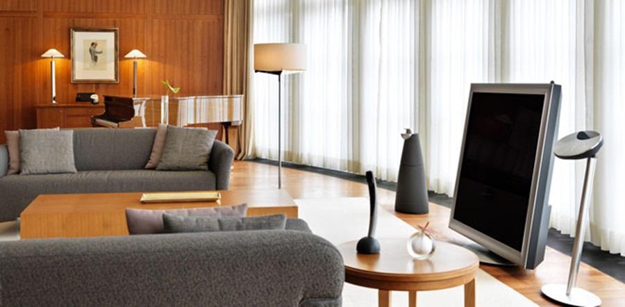 Conrad Hamburg Hotel Exterior foto Bowers & Wilkins Zeppelin
